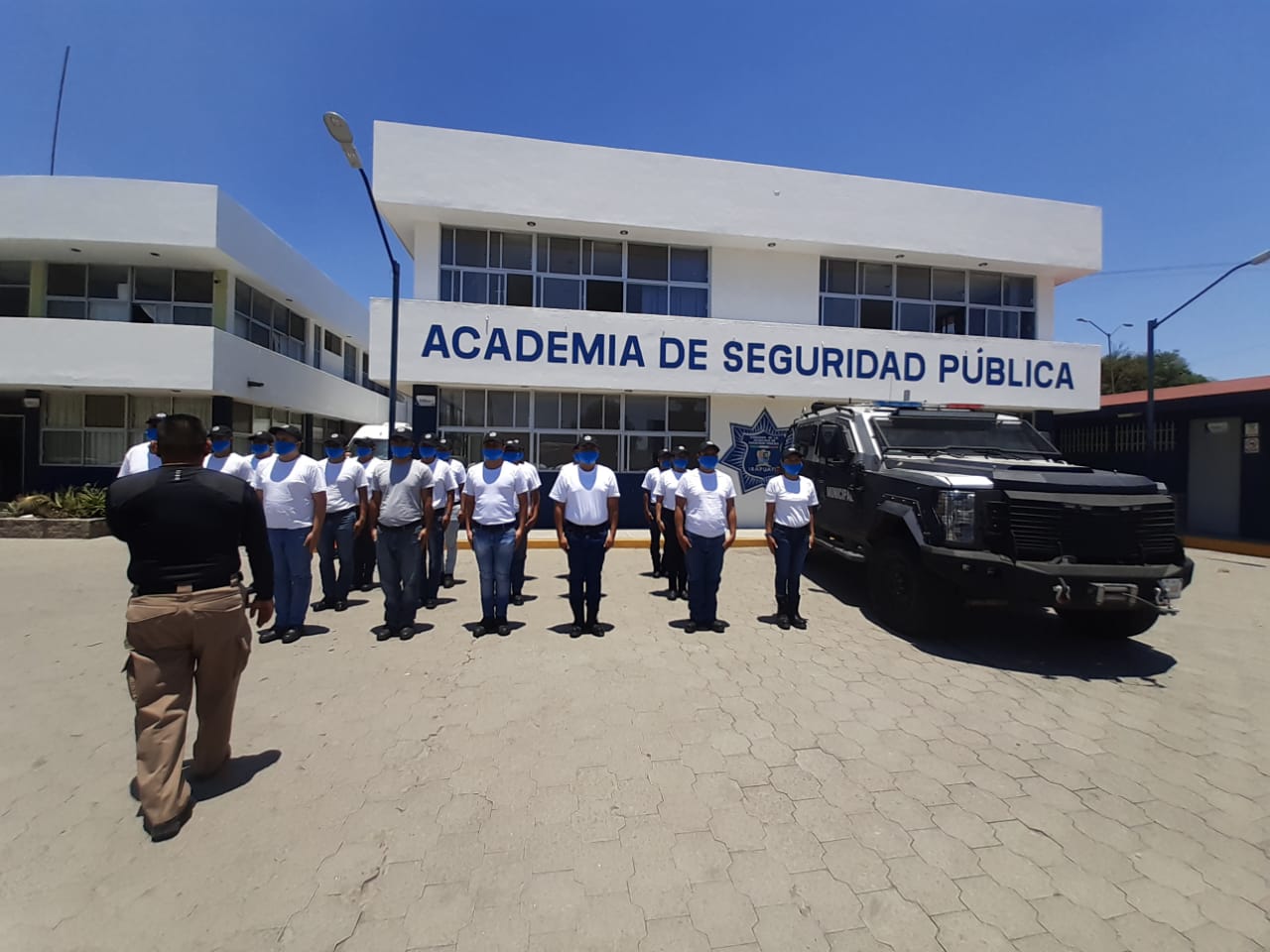 Con medidas sanitarias extremas, inicia preparación de 37 generación de academia policial de Irapuato